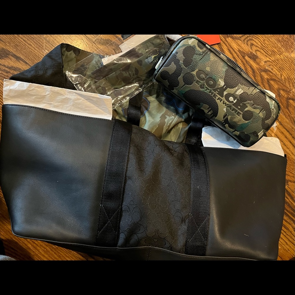 NWT Coach XL Leather trim camo lined tote 6 set—-price drop for today only